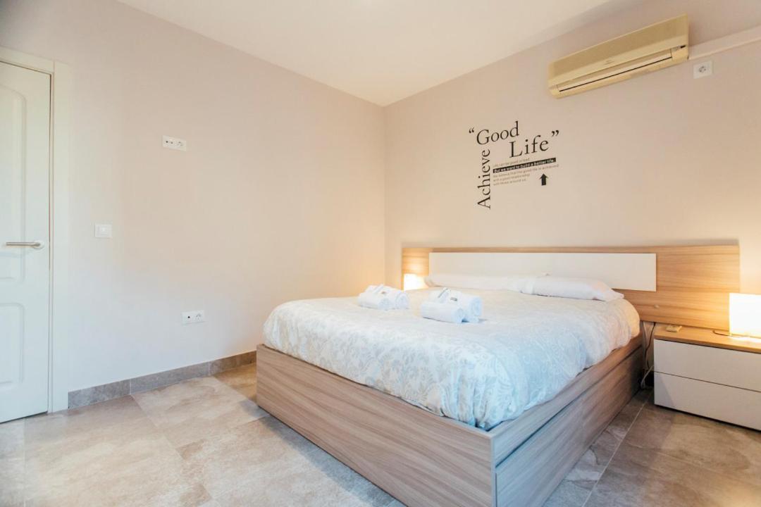 Wide And Diaphanous- 3Bd 2Bth- Alcazar Sewilla Zewnętrze zdjęcie