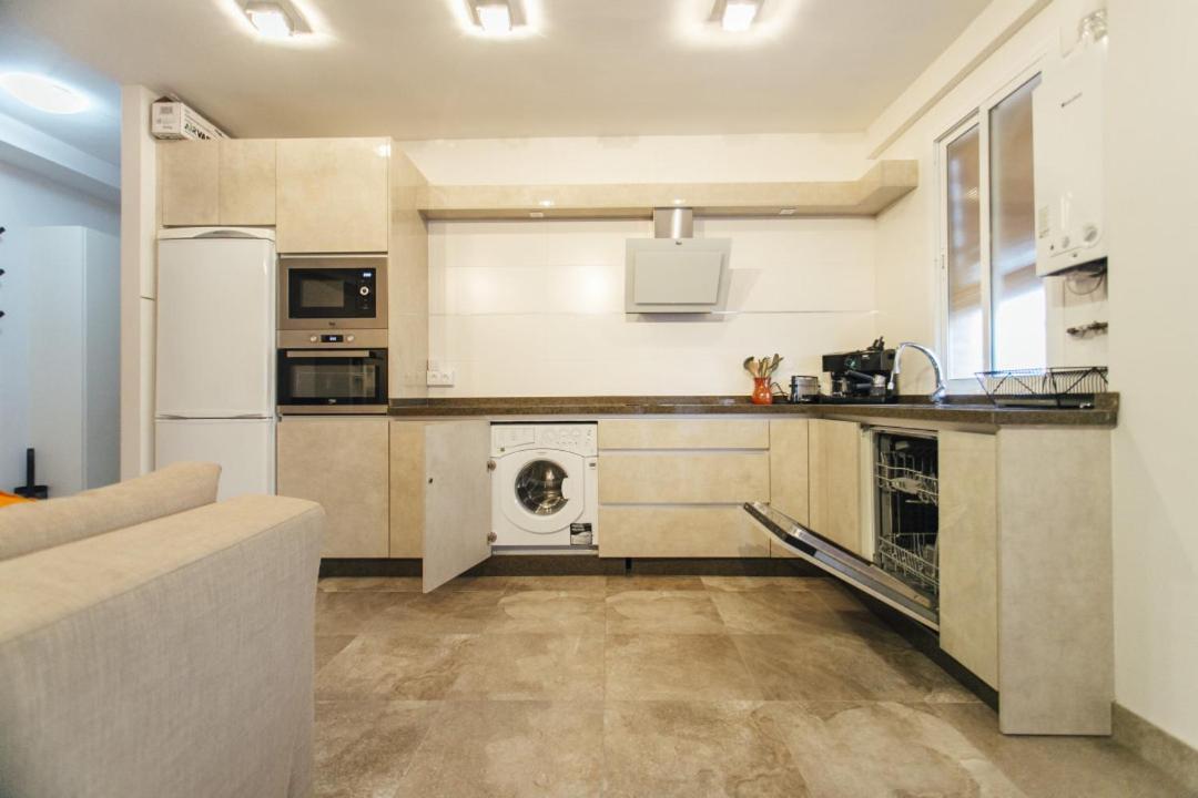Wide And Diaphanous- 3Bd 2Bth- Alcazar Sewilla Zewnętrze zdjęcie