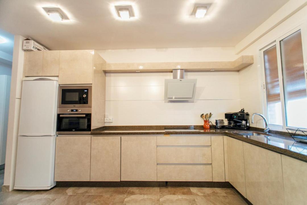 Wide And Diaphanous- 3Bd 2Bth- Alcazar Sewilla Zewnętrze zdjęcie