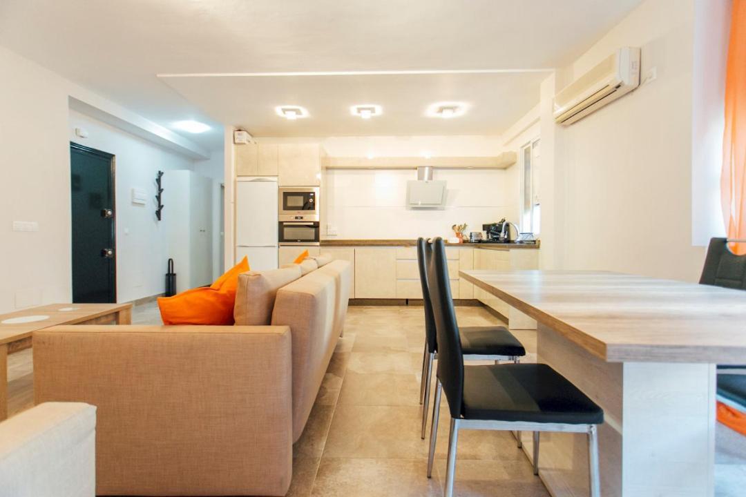 Wide And Diaphanous- 3Bd 2Bth- Alcazar Sewilla Zewnętrze zdjęcie